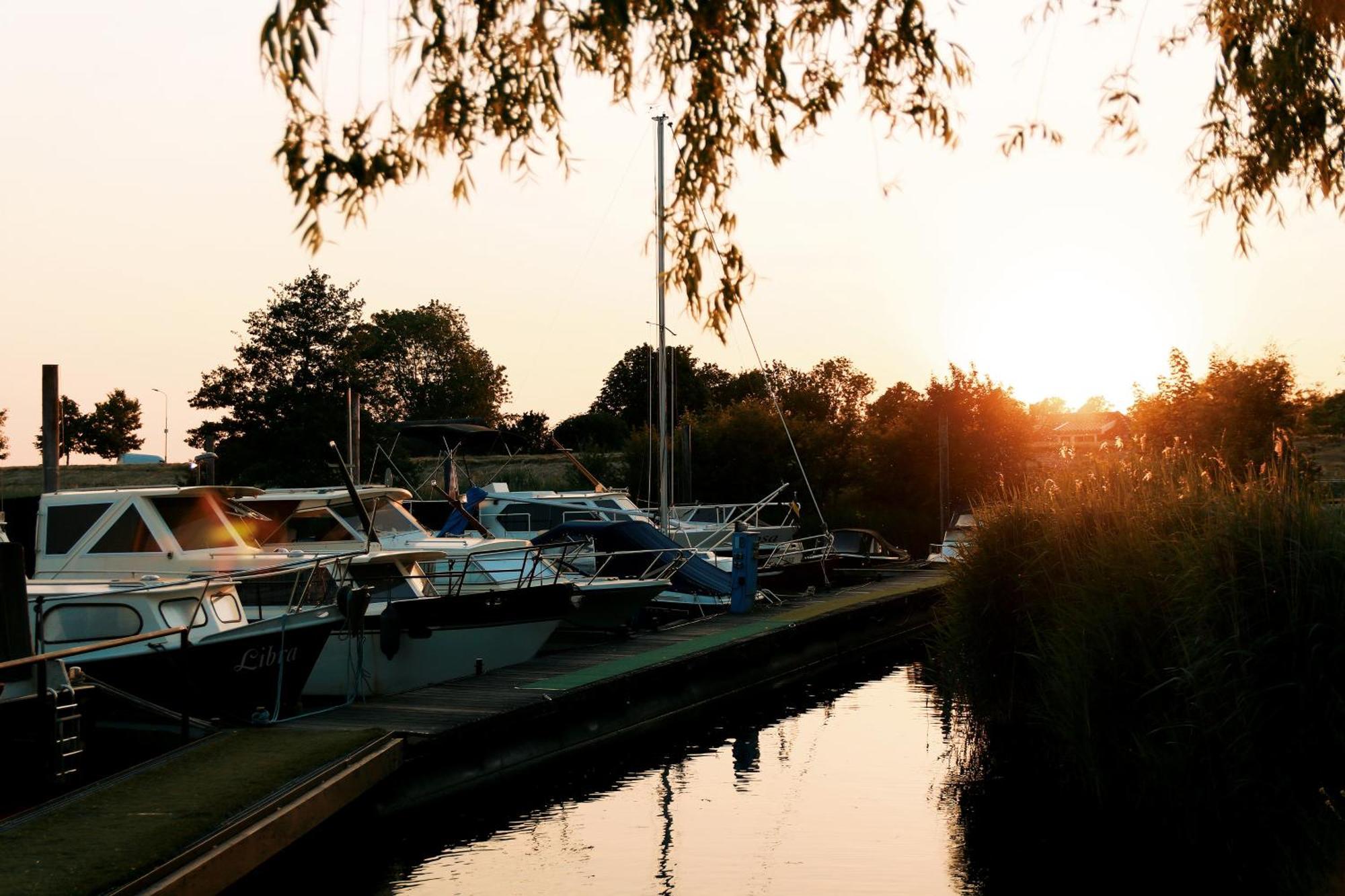 Floatel - De Schans Alphen Benedeneind Exterior photo